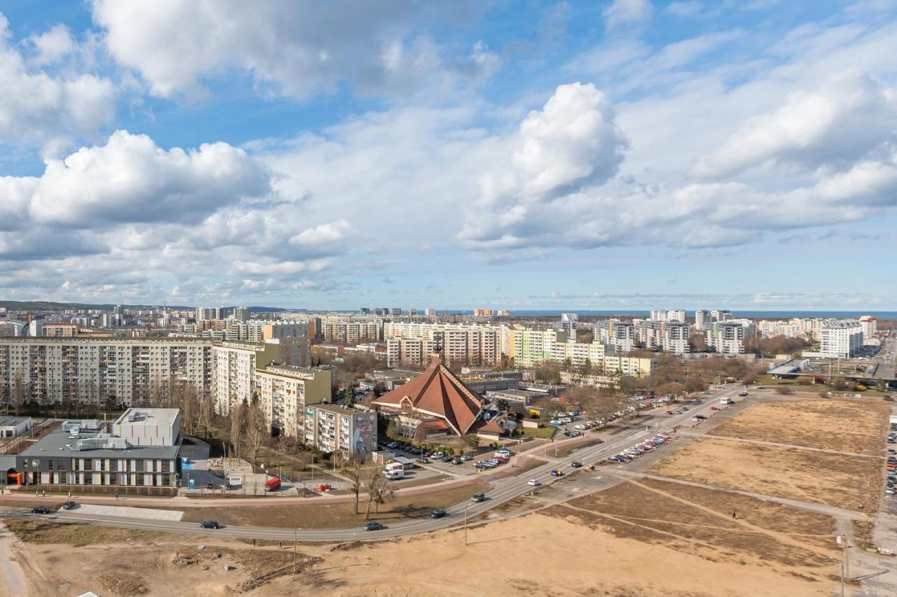 Grand Apartments - Level 16 - City View In Гданск Екстериор снимка