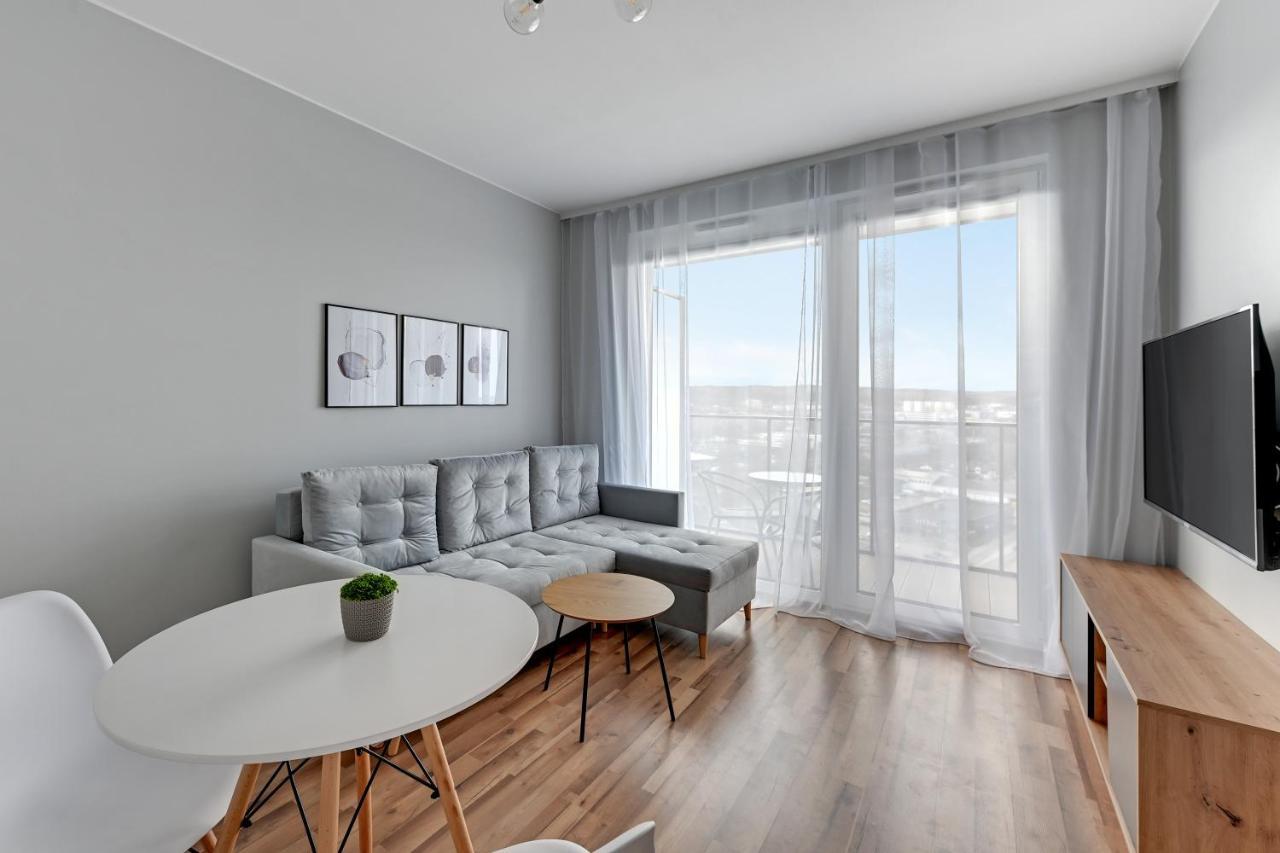 Grand Apartments - Level 16 - City View In Гданск Екстериор снимка